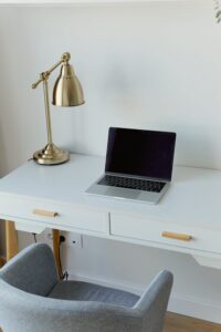 Consejos prácticos para organizar un espacio de trabajo en casa eficiente y cómodo