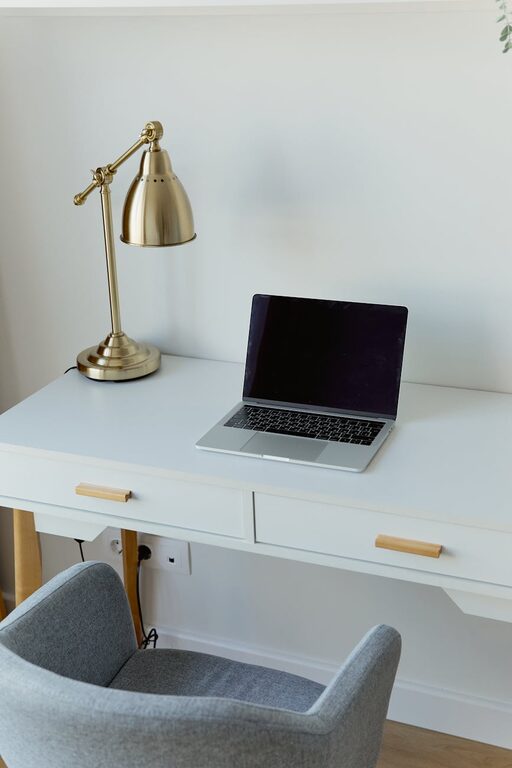 Consejos prácticos para organizar un espacio de trabajo en casa eficiente y cómodo